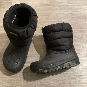 Kids croc snow boots. Good shape